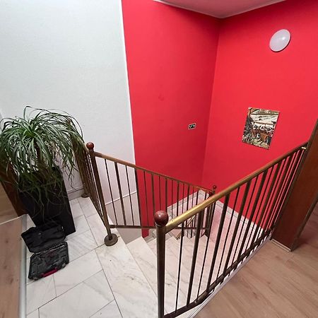 Majus 1 Vendeghaz - Torony Hotel Екстериор снимка