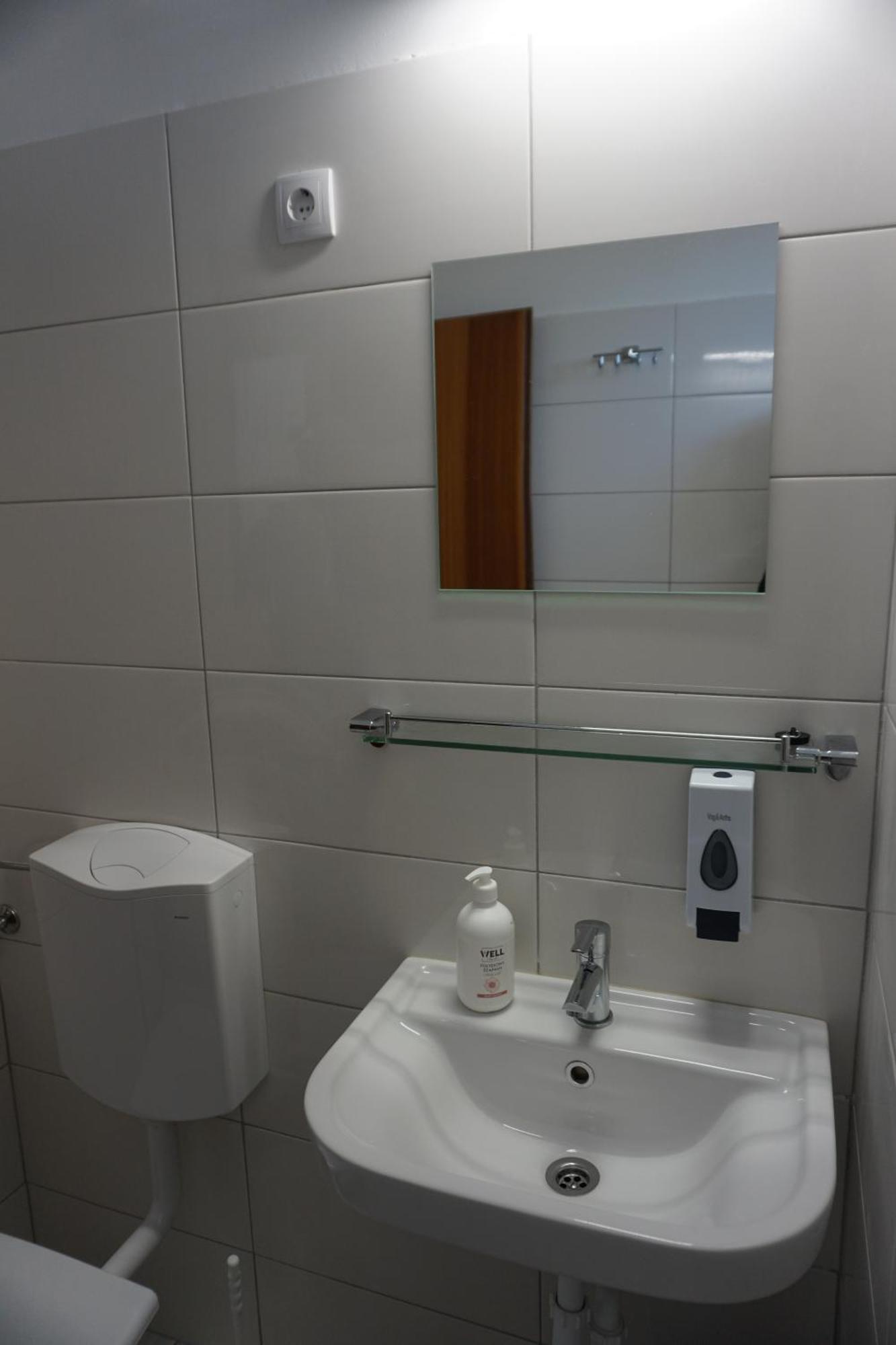 Majus 1 Vendeghaz - Torony Hotel Екстериор снимка